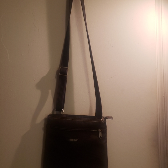 Guide Gear Concealed Carry Crossbody Brown - Picture 3 of 9